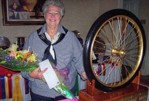 Fran Pugh accepts the 2008 "Golden Spoke Award" from the Southern States Horse Show Committee
